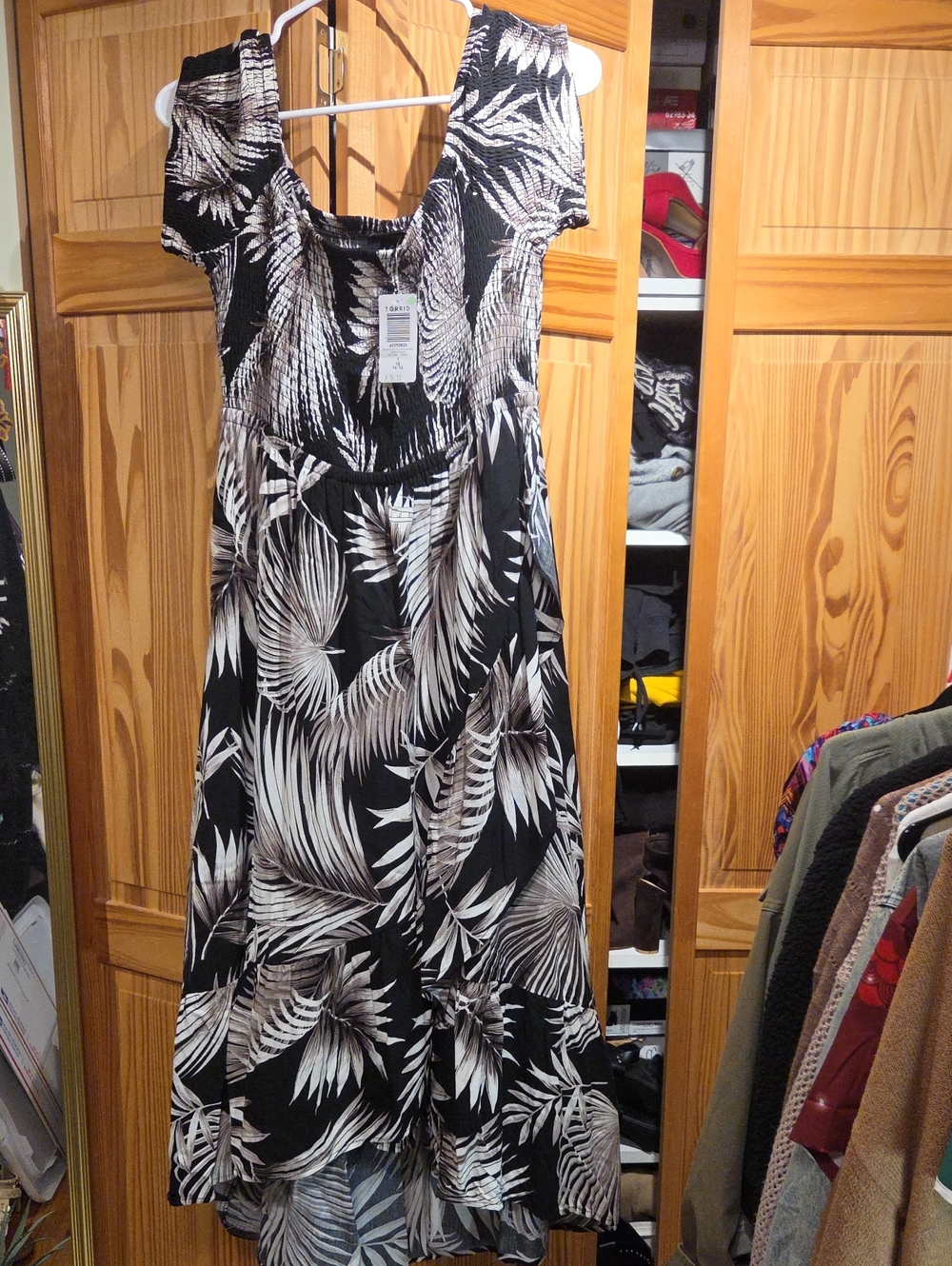 Torrid Black & White Tropical Print Women's Hi Lo Tulup Hem Maxi Dress